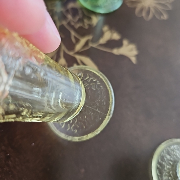 Florentine #2  Topaz Yellow Depression Glass Salt and Pepper Shaker Set Vintage - Picture 6 of 8